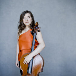 Alisa Weilerstein Photo: Marco Borggreve